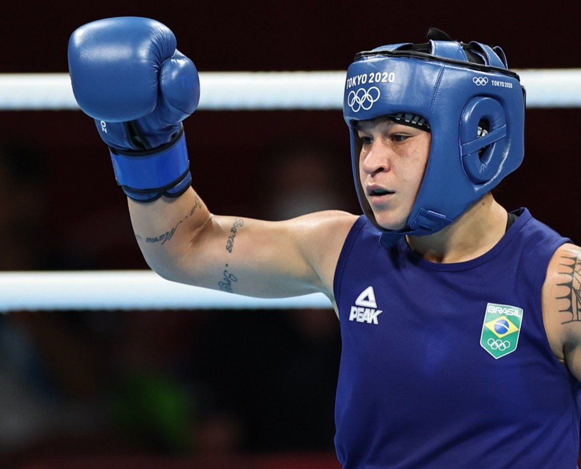 Medalha inédita! Bia Ferreira fica com a prata no peso leve do boxe olímpico