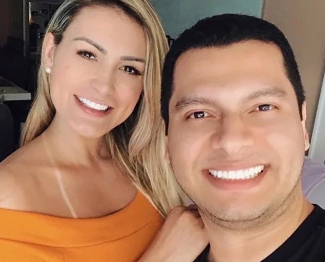 Bebê a bordo: grávida do segundo filho, Andressa Urach revela que até mexer no celular a deixa com enjoo