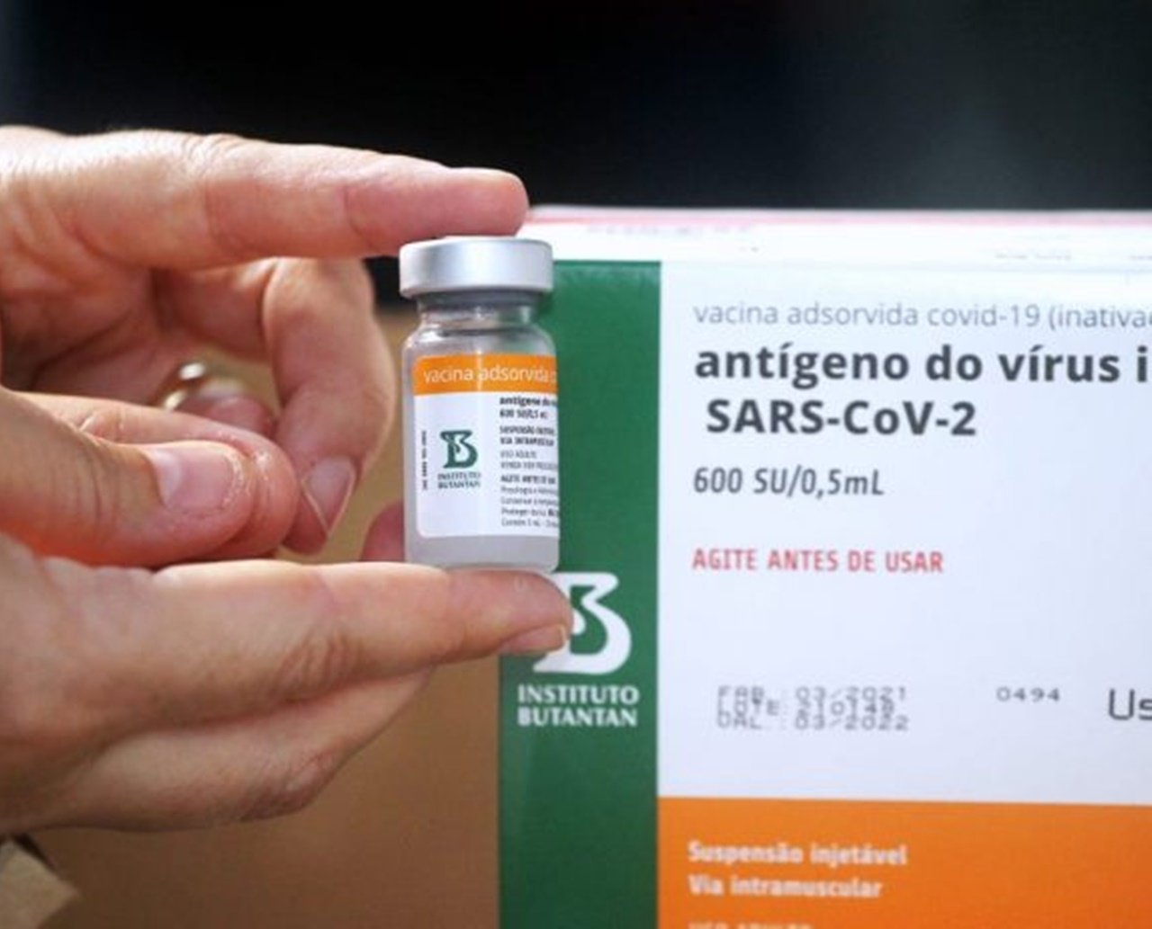 CIB autoriza troca e grávidas e puérperas que tomaram vacina da Astrazeneca poderão tomar 2ª dose diferente; entenda