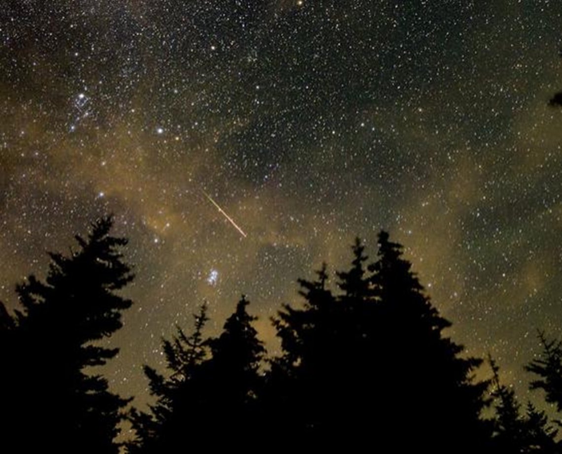 Chuva de meteoros será visível na maior parte do Brasil nesta quarta-feira; Fenômeno será transmitido pela Nasa