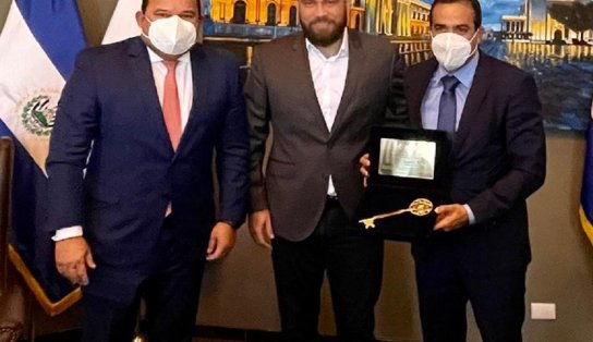 Presidente da Câmara municipal, Geraldo Júnior é contemplado com título honorário em El Salvador