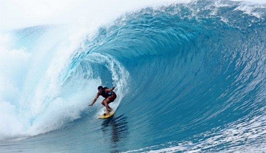 Última etapa do mundial de surfe no Taiti é cancelada por aumento de casos da Covid-19 na região