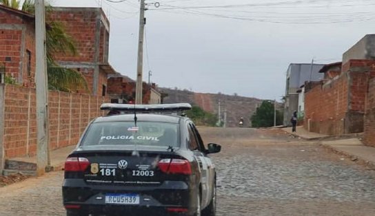 Jornalista é preso no interior da Bahia por descumprir medida protetiva; ex-companheira sofreu ameaças