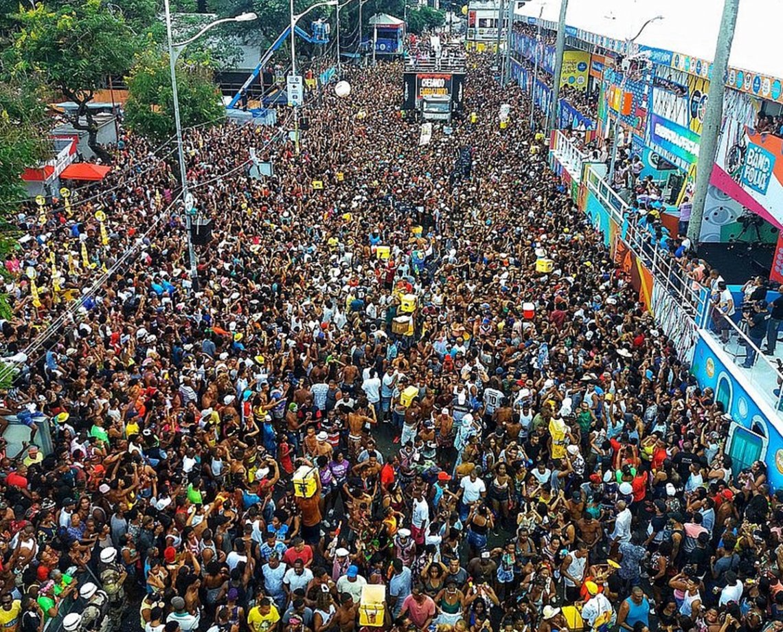 Leo Prates aposta que Carnaval 2022 não deve acontecer em Salvador sob os moldes antigos; "ambiente controlado"