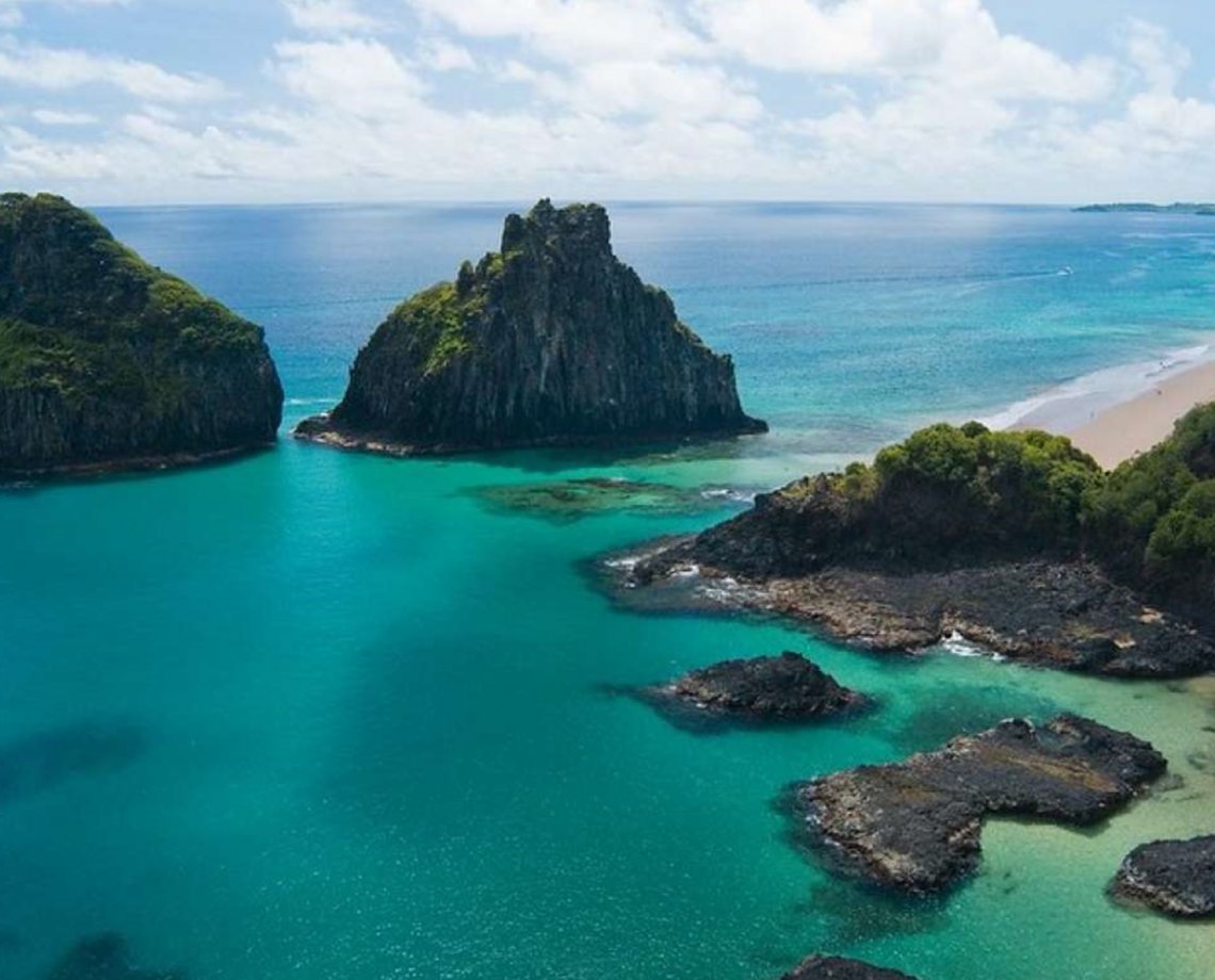 Distribuição de pulseiras que diferencia turistas pelo valor da conta bancária gera polêmica em Fernando de Noronha