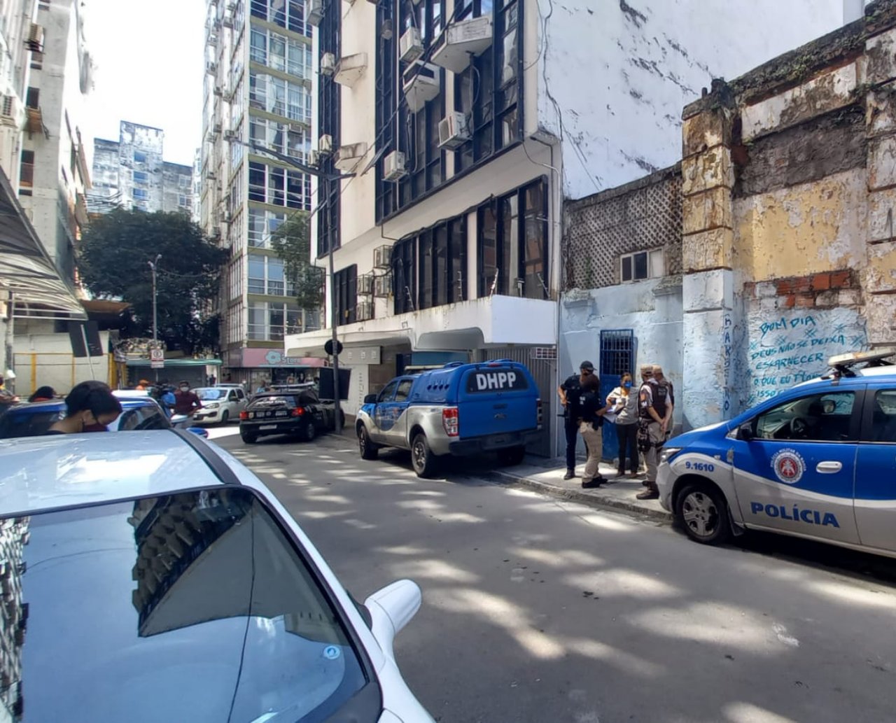 Homem é assassinado dentro de sua própria barbearia, no bairro do Comércio, em Salvador