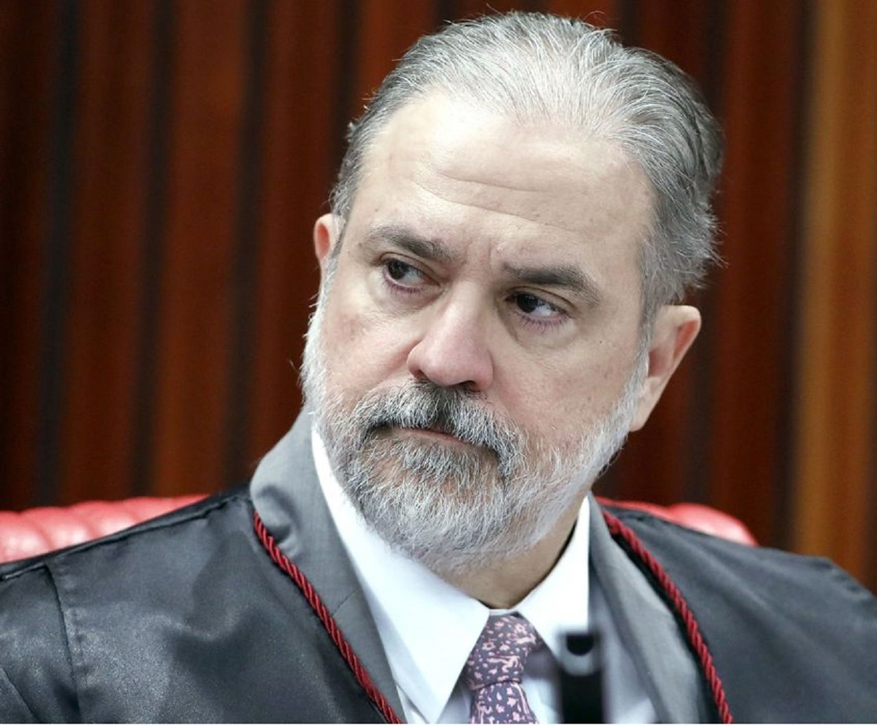 Após aprovação pelo CCJ do Senado, plenário confirma recondução de Augusto Aras na chefia da PGR