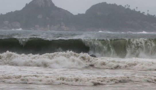 Ondas de até 2,5 metros chegam à Bahia e Marinha emite alerta; veja possível área afetada 