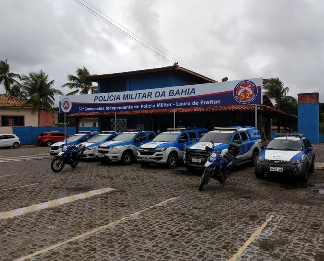 PM prende homem que tinha acabado de agredir esposa, em Lauro de Freitas