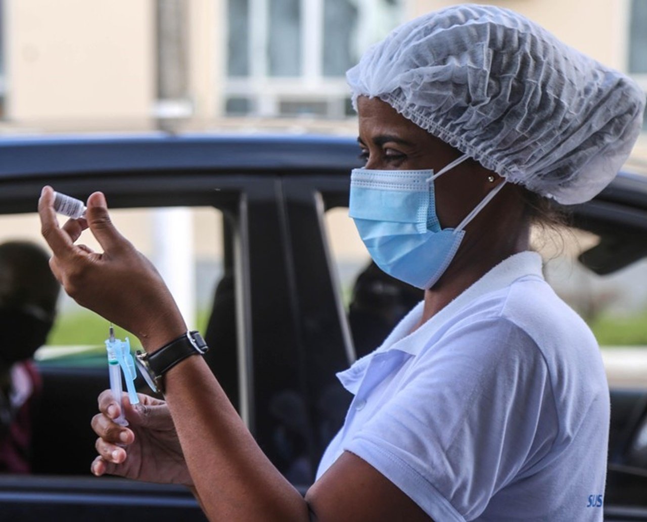 Salvador inicia aplicação da terceira dose de vacinas contra Covid-19 em idosos nesta segunda-feira