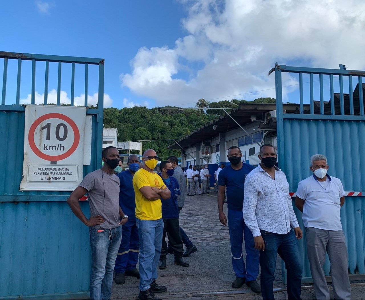 Rodoviários paralisam atividades na manhã desta quarta e operação especial atende demanda de usuários em parte de Salvador