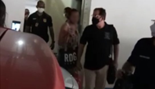 URGENTE! Polícia Civil cumpre mandados na casa de patroa investigada por agredir babá no Imbuí; veja vídeo