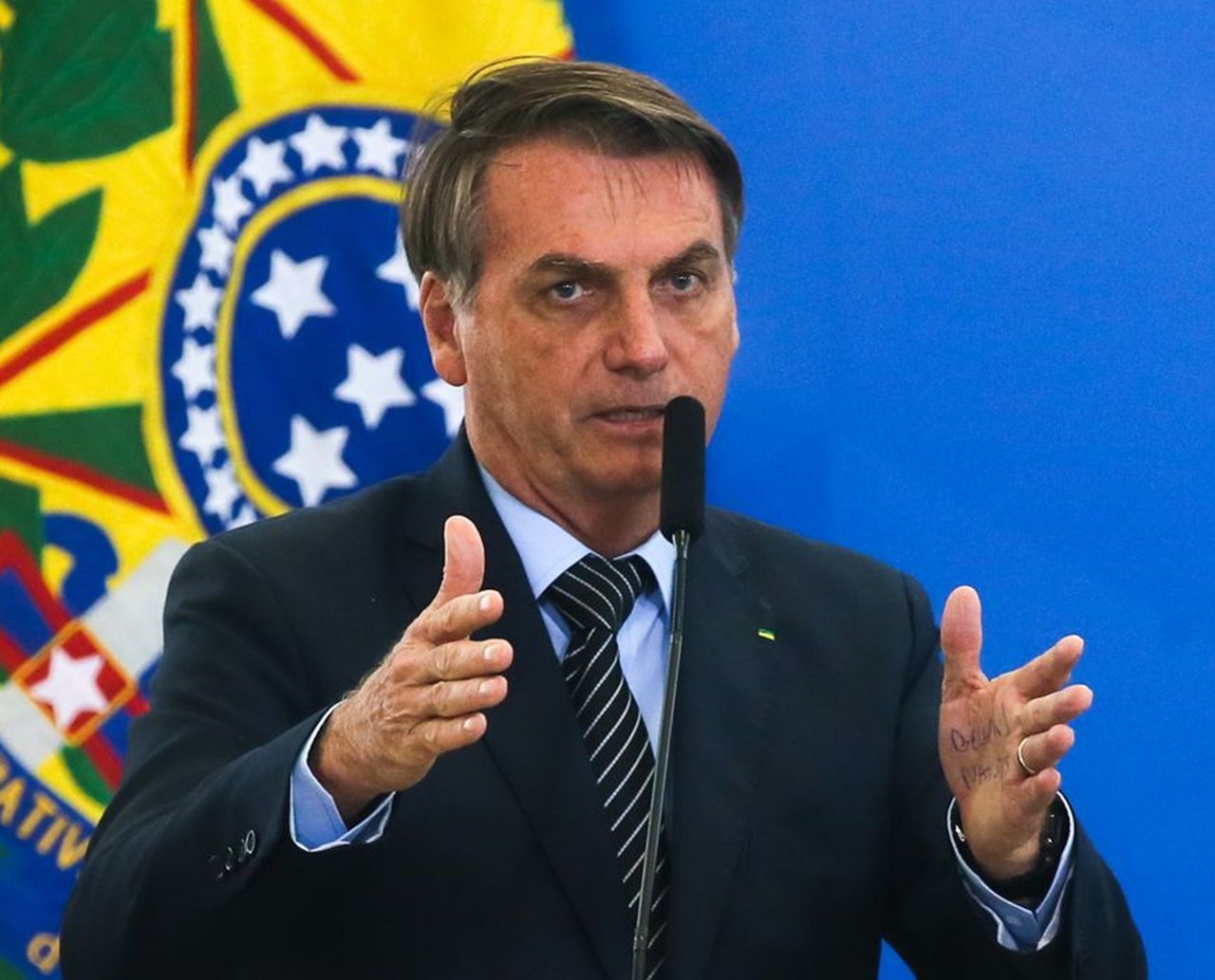 Ministros do TSE avaliam hipótese de Bolsonaro ficar inelegível em 2022