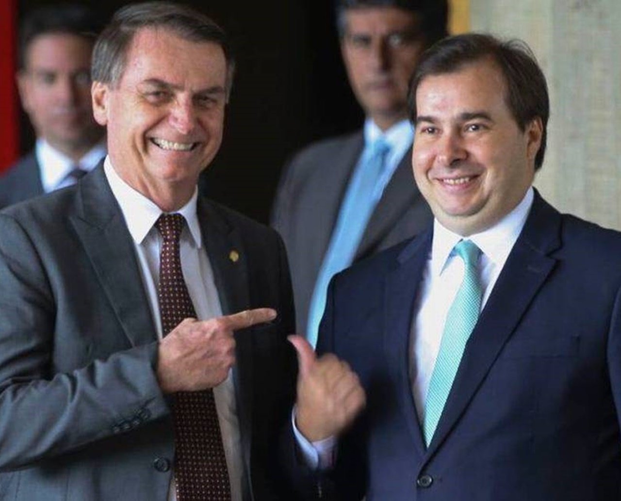 Bolsonaro faz comentário homofóbico sobre Maia e Doria após provocação : "Esse gordinho nunca me enganou"