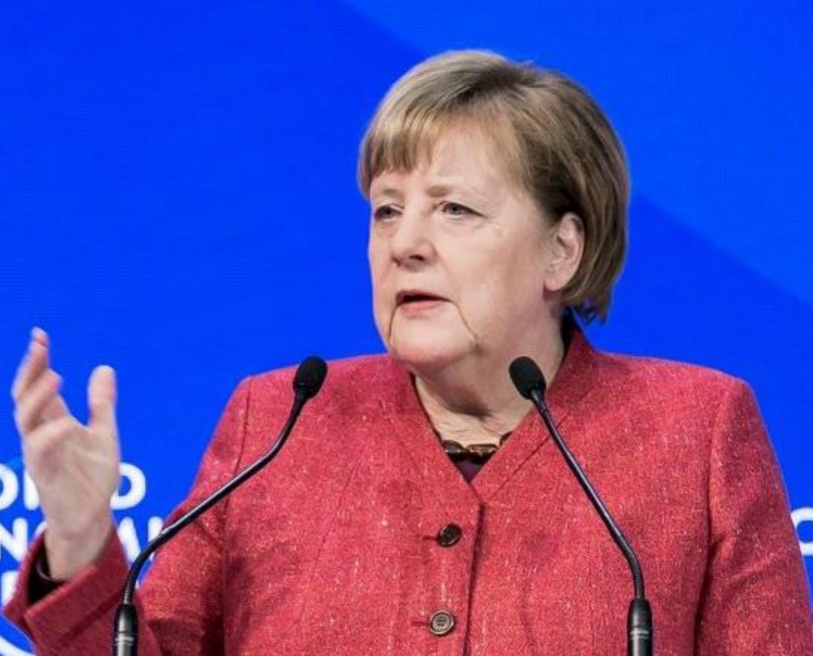 Chanceler alemã, Angela Merkel planeja negociar com Talibã novas retiradas do Afeganistão