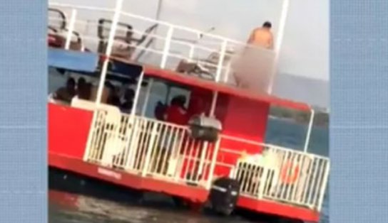 Sem pudor: casal faz sexo em barco flutuante no lago de Palmas e vídeo viraliza nas redes sociais