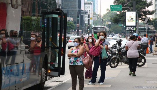 Covid-19: Brasil tem quase 21 milhões de casos confirmados e 584 mil mortes