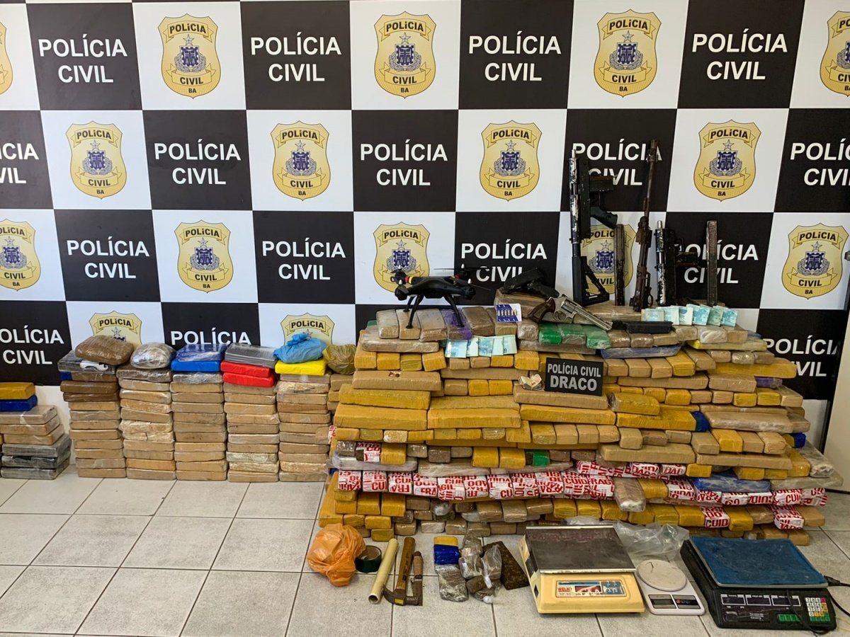 Polícia enfrenta o BDM e apreende R$ 1,4 milhão em drogas no bairro de Cajazeiras; três suspeitos acabaram presos