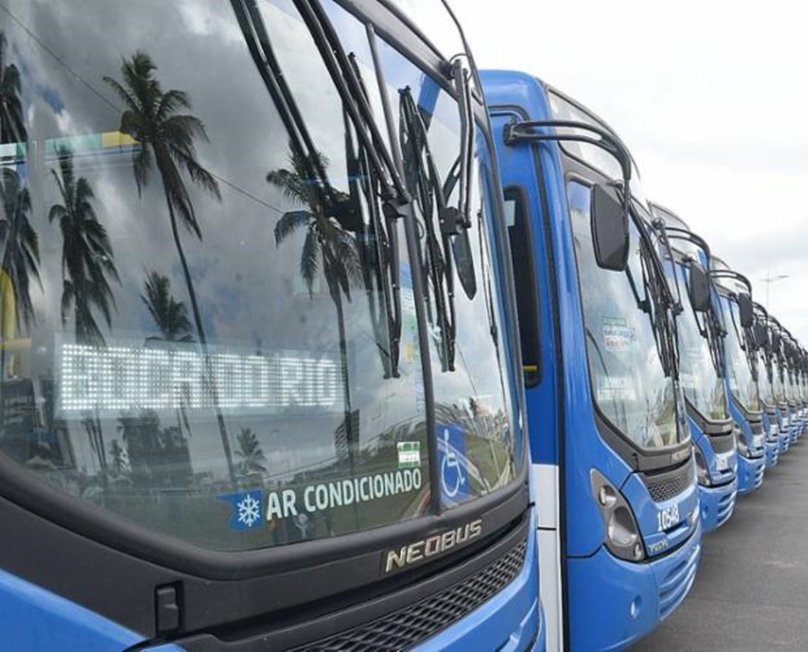 Bruno Reis volta a prometer modernização da frota de ônibus; "mais 169 veículos com ar condicionado"