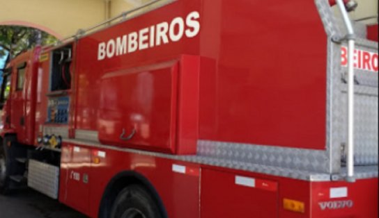 Incêndio começa em academia e se alastra para pizzaria de mesmo prédio comercial no bairro de Cajazeiras 11