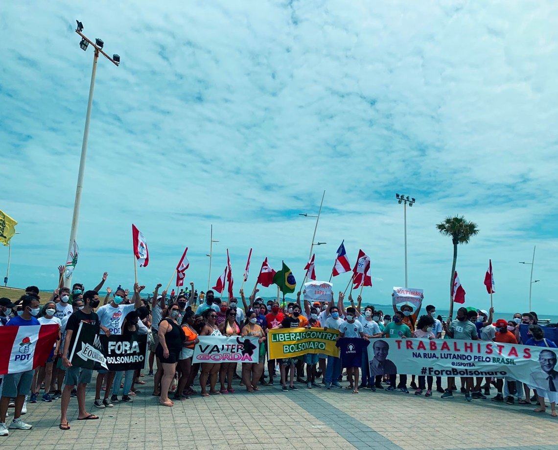 Salvador: poucas pessoas aderem a protesto contra Bolsonaro neste domingo