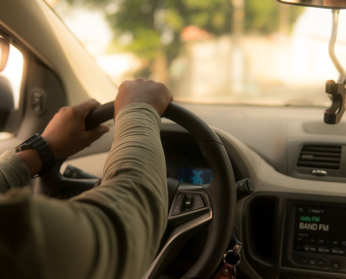 Reajuste nas tarifas de viagens feitas por motoristas de aplicativos é comemorado por vereador