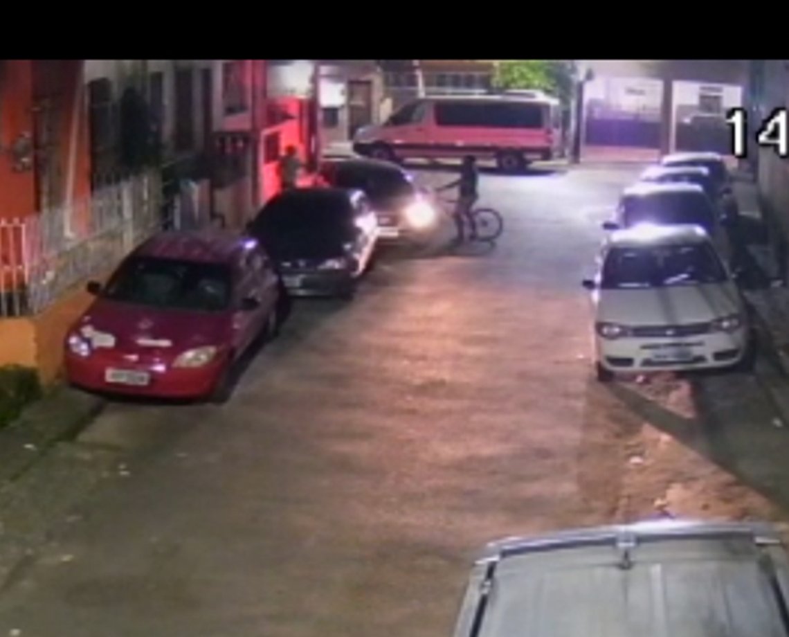 Câmera mostra ação de bandido que matou idoso na frente da filha em Salvador; assista