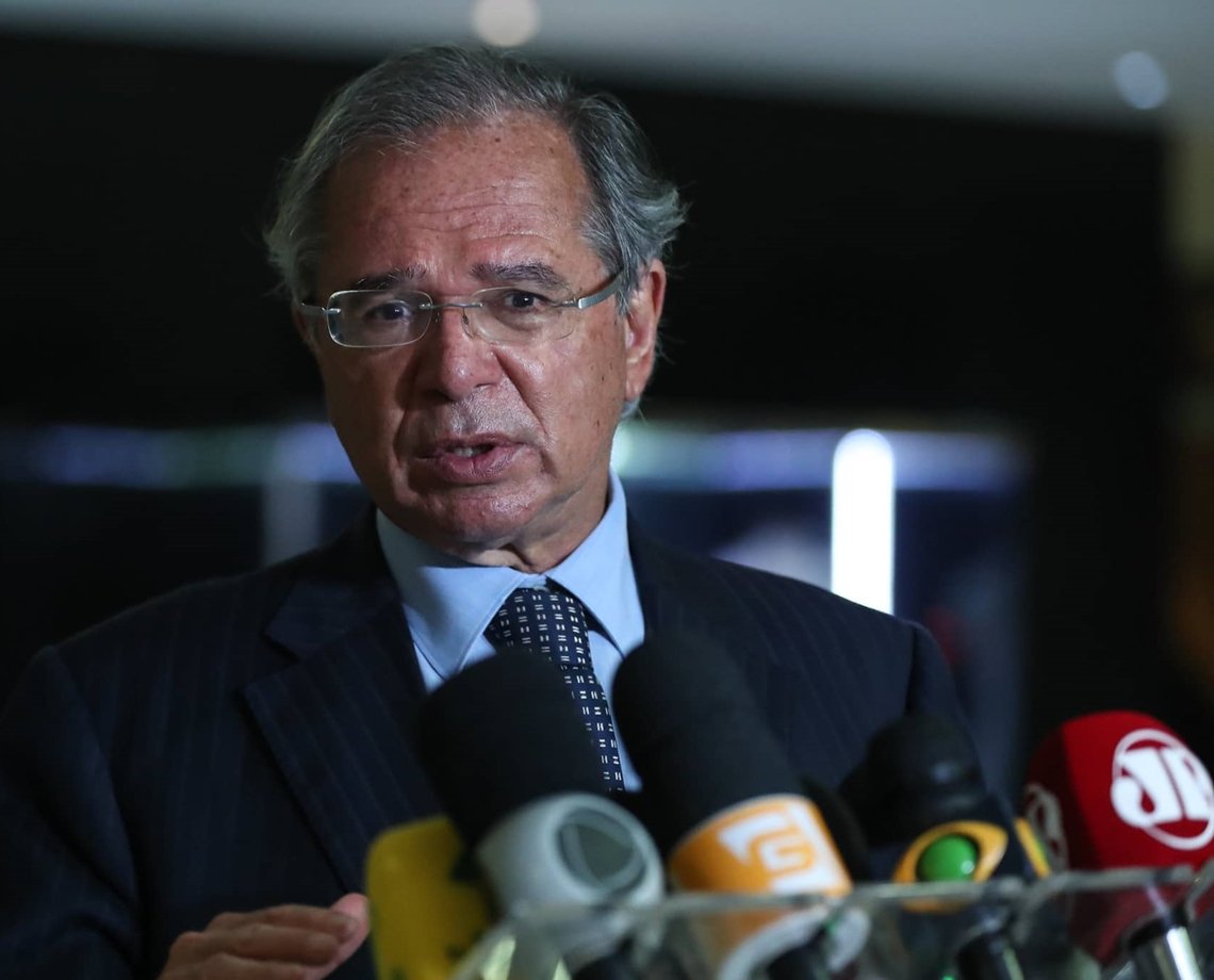 Bolsa Família: Paulo Guedes defende aumento e estipula valor, mas diz que reajuste será "modesto e moderado"