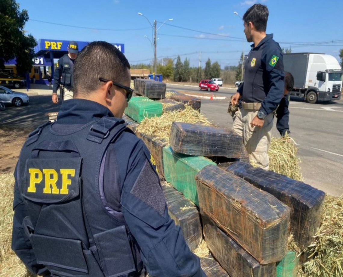 Caminhoneiro é preso na Bahia com três toneladas de maconha que renderiam R$ 6 milhões ao tráfico