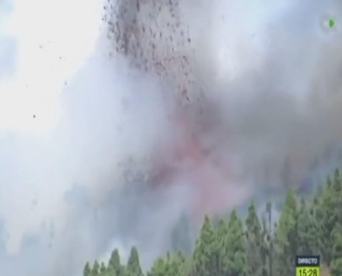 VÍDEO: vulcão nas Ilhas Canárias que preocupou baianos entra em erupção