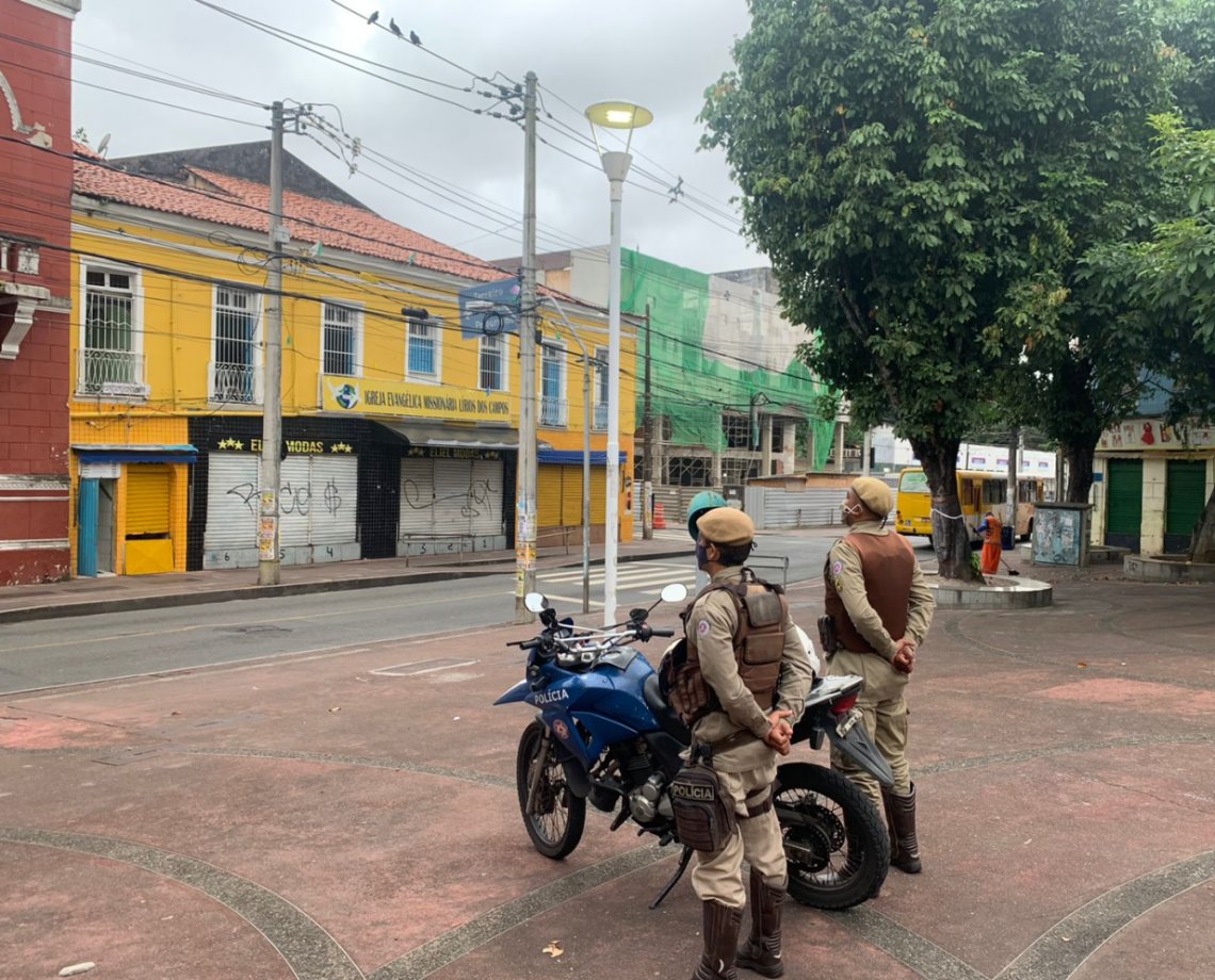 PM intensifica policiamento na Barroquinha após protesto por morte de homens 