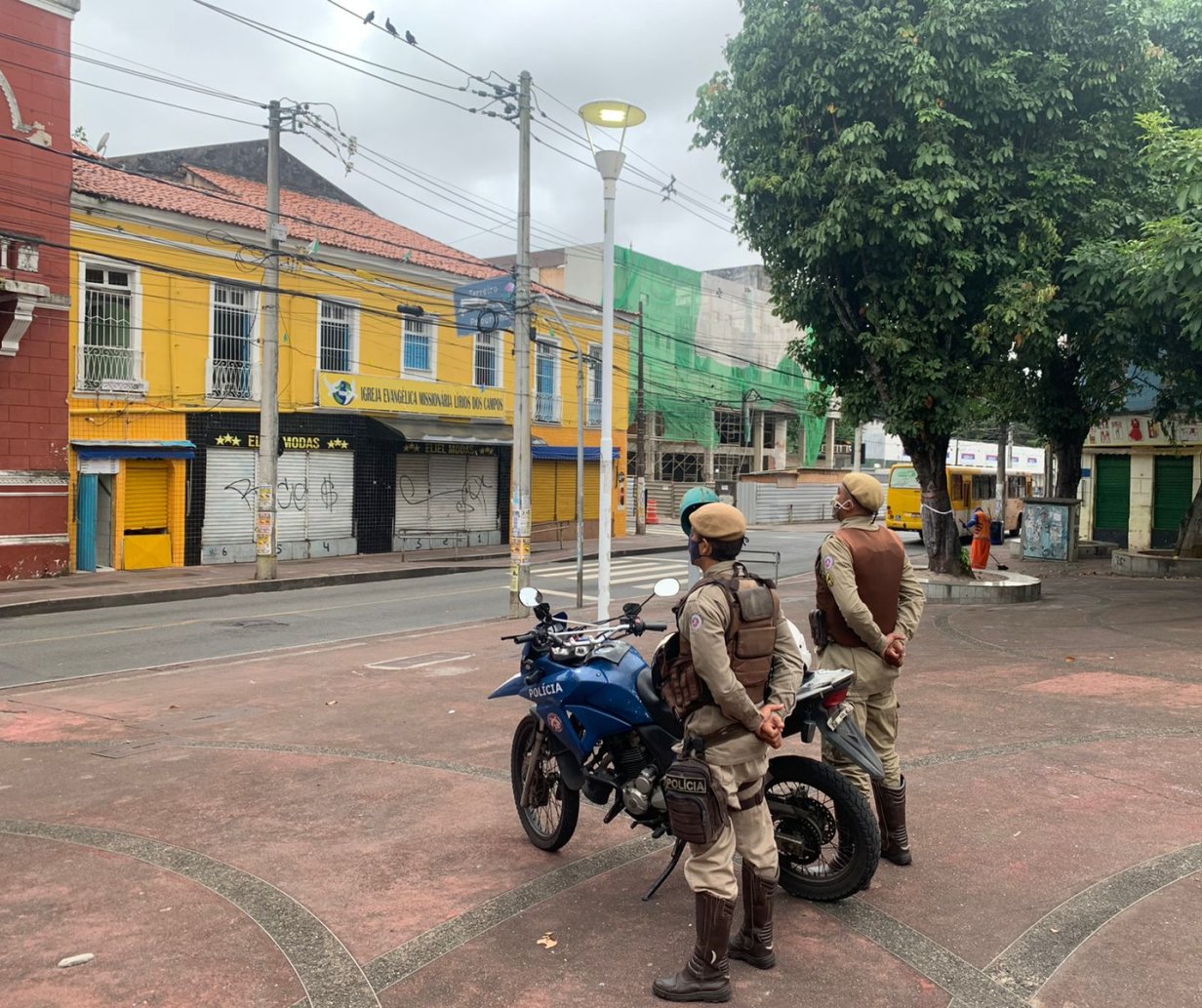 PM intensifica policiamento na Barroquinha após protesto por morte de homens 