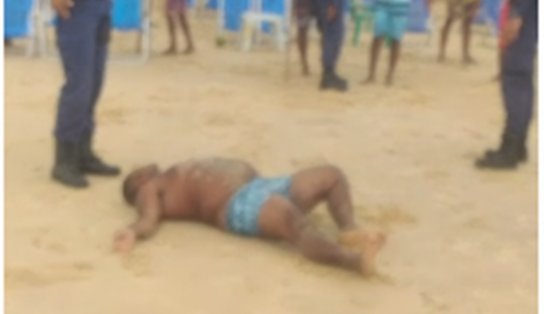 Susto na Barra: com faca, homem corre pela areia e ameaça banhistas; assista 