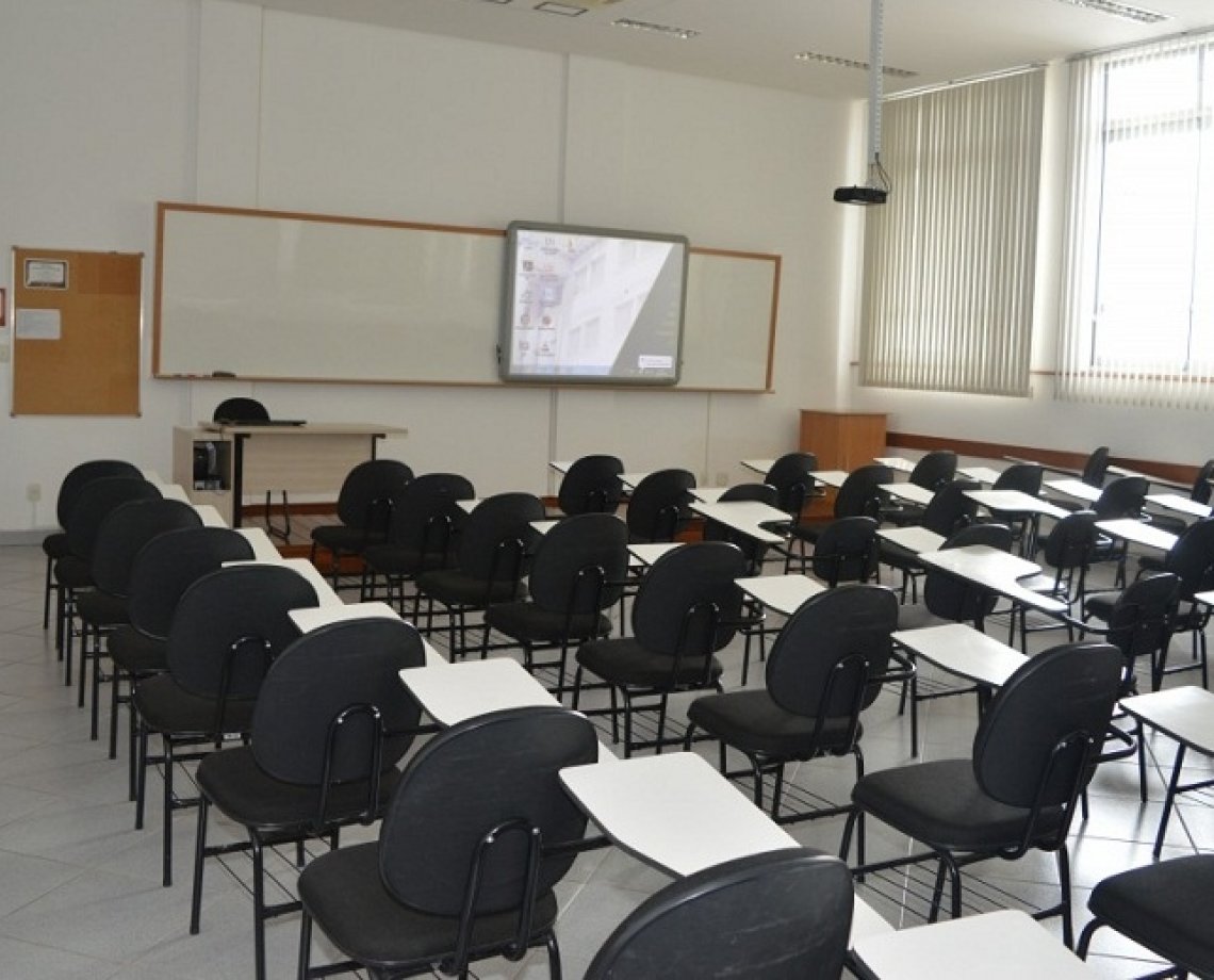 Senado aprova PEC que desobriga gasto mínimo com educação em 2020 e 2021