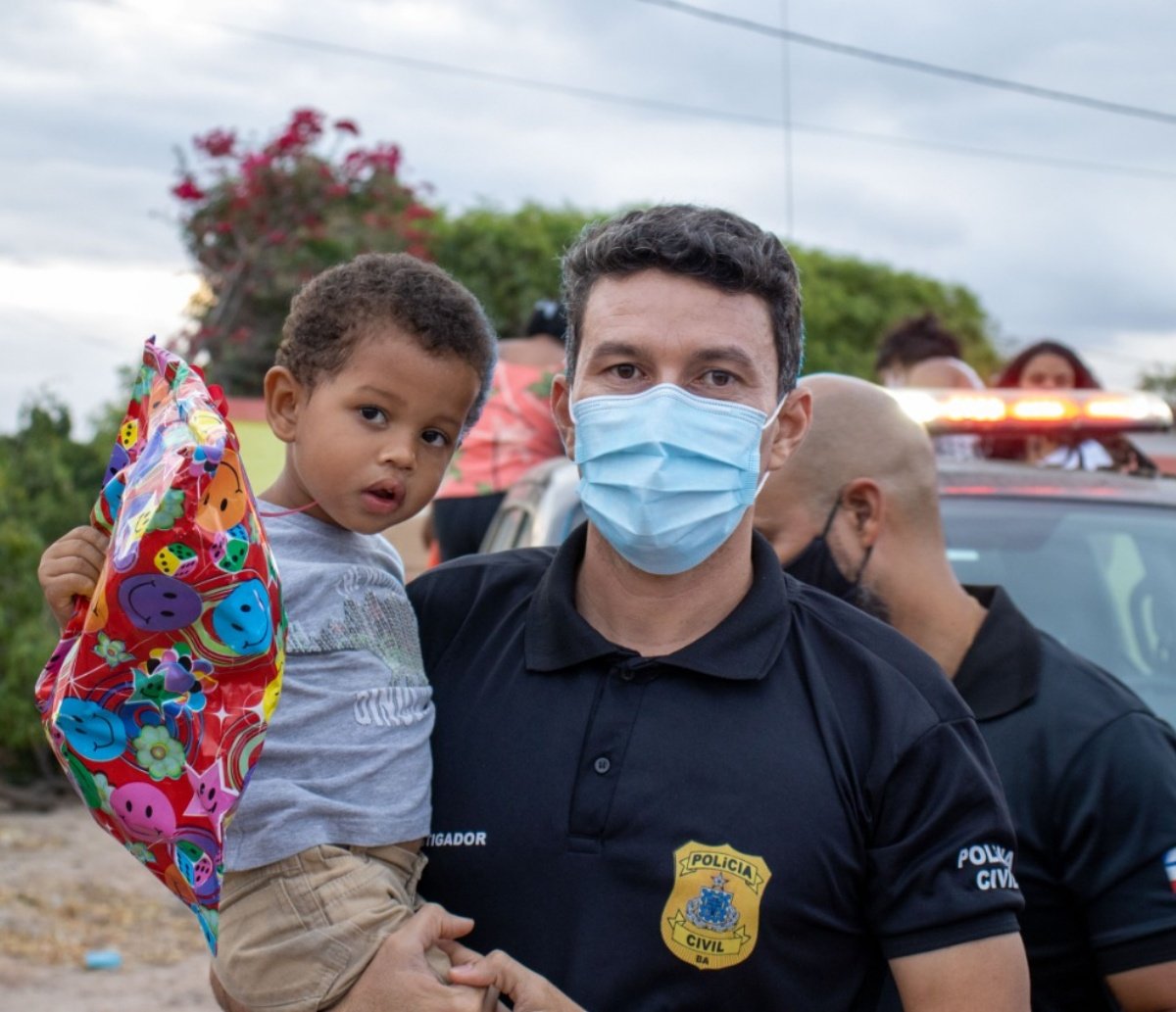  Campanha “um doce por um sorriso”: Delegacia de Iaçu realiza ação solidária para crianças do município