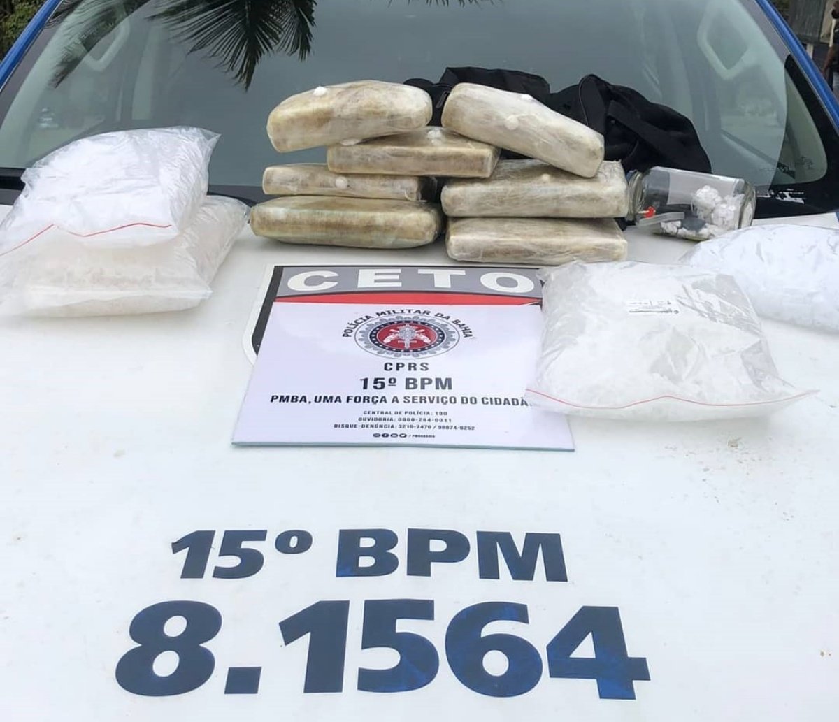 Roubou e não pôde carregar: traficantes fogem da PM e abandonam 7 kg de cocaína em Itabuna 