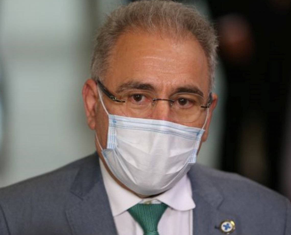 Ministro da Saúde anuncia dose de reforço para profissionais de saúde, idosos e pessoas imunossuprimidas
