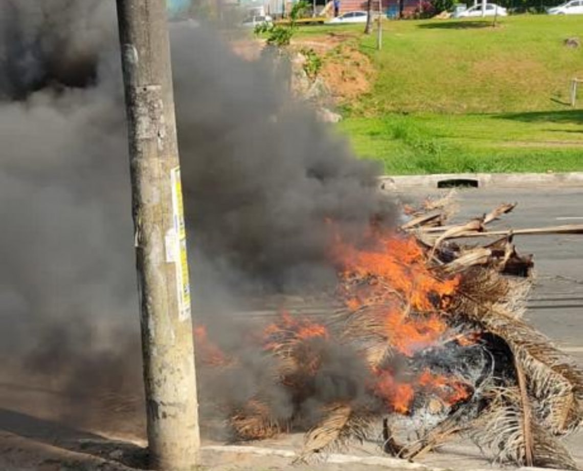 Grupo diz que trabalhador foi preso injustamente no complexo do Nordeste e faz manifestação em Salvador