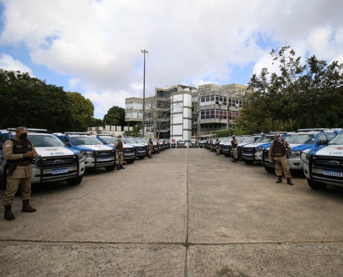 Rui anuncia estudo para blindar viaturas da PM na Bahia; "esforço para uma polícia equipada"