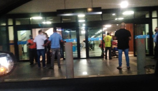 "UFC Aeroporto": motoristas "saem na mão" na frente de passageiros em Salvador; assista a confusão