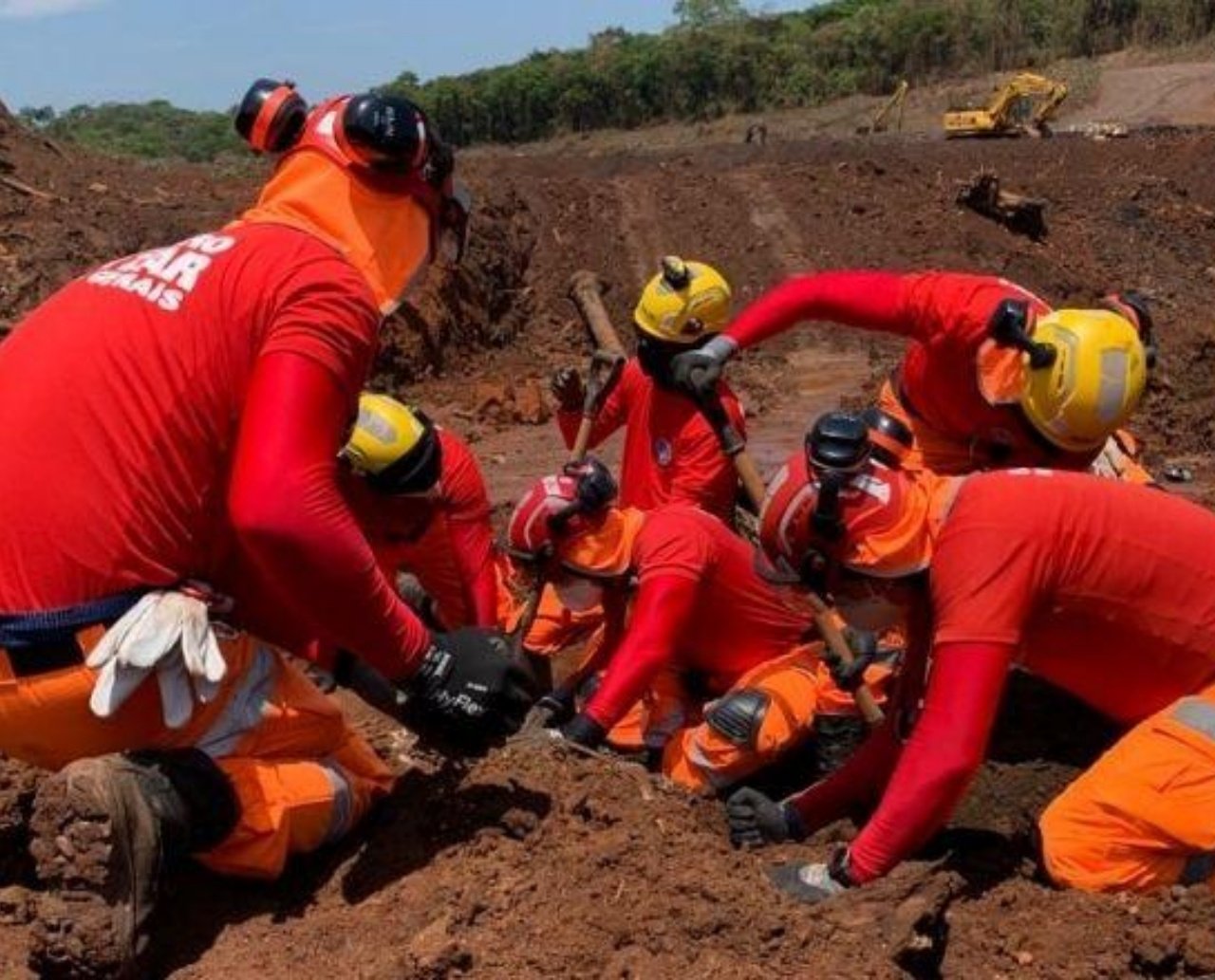 Dois anos após rompimento da barragem, bombeiros encontram mais um corpo em Brumadinho