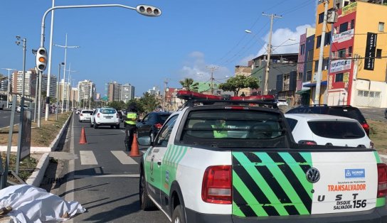 Motociclista perde controle da direção do veículo, sofre queda e acaba morrendo na orla marítima de Salvador