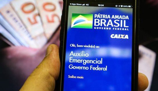 Governo notifica 627 mil pessoas a devolver auxílio emergencial; entenda