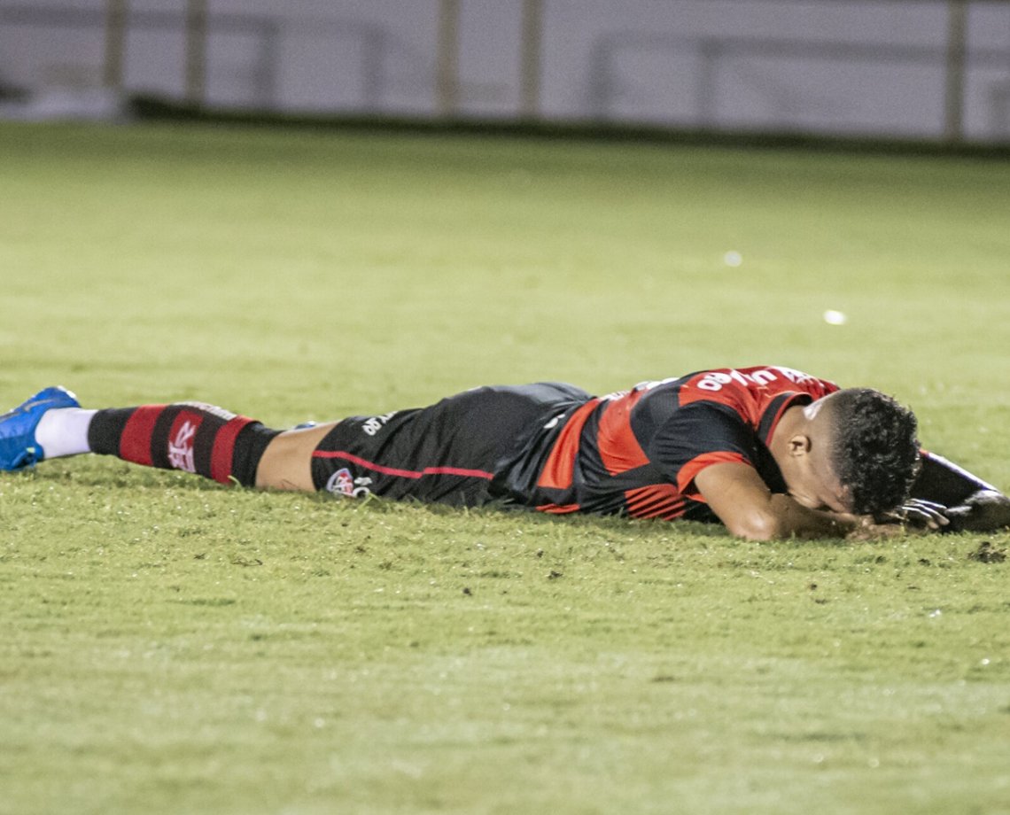 Após derrota para o Confiança, Vitória chega a 94,6% de chance de rebaixamento para Série C
