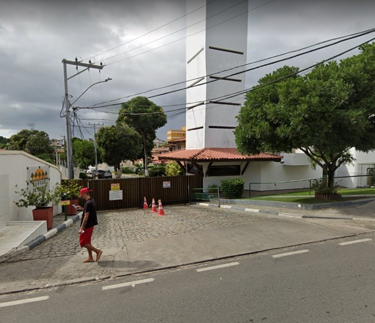 Mulher é mantida refém e acaba baleada pelo próprio marido em Salvador; COE precisou negociar com o suspeito