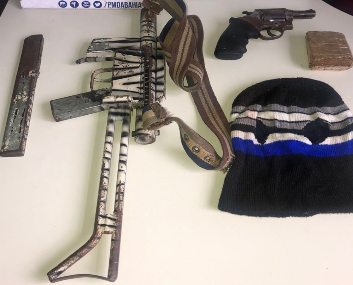 Líder do tráfico de Ubatã e comparsa morrem em confronto com a polícia; submetralhadora e drogas são apreendidas
