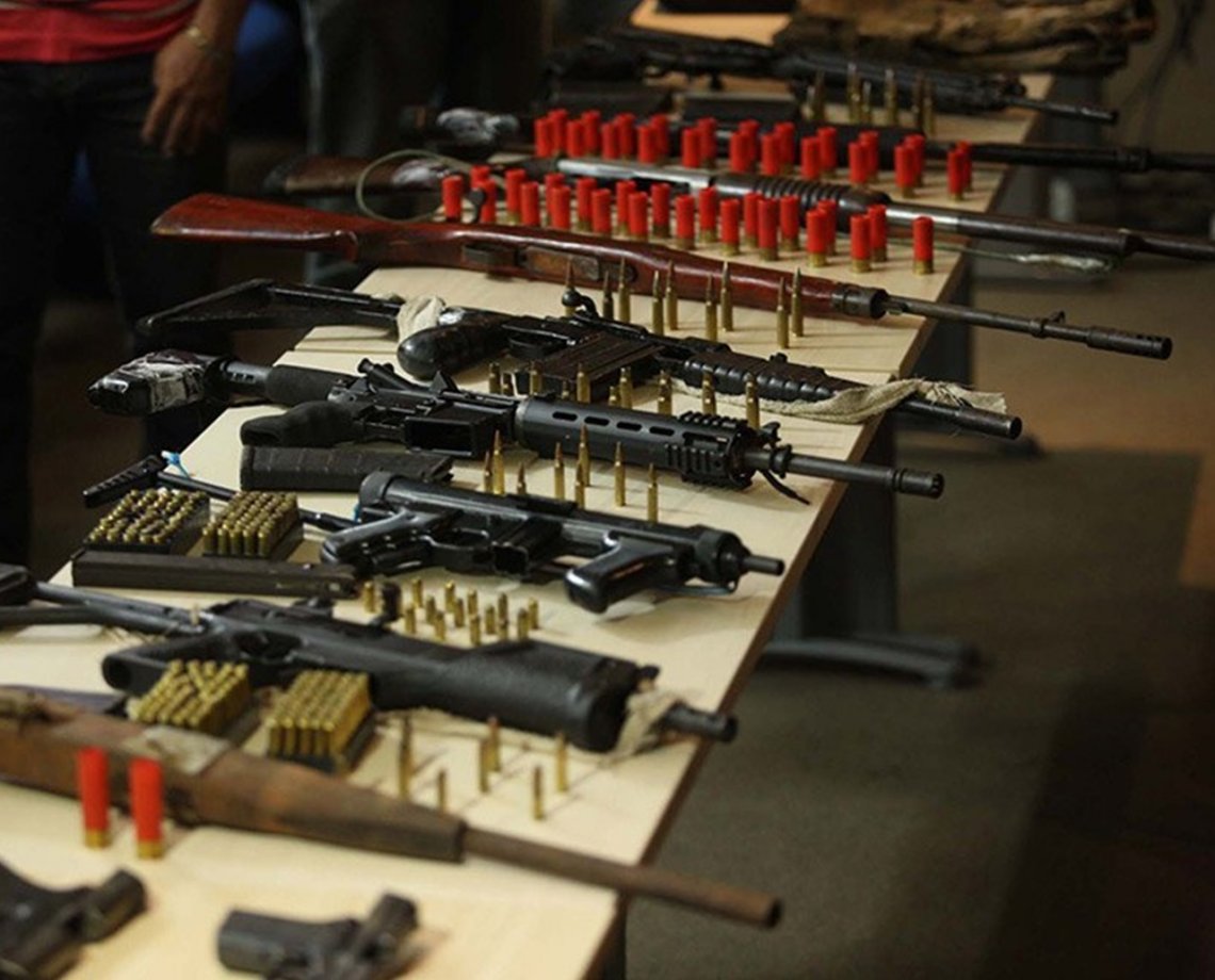 Decreto do Governo do Estado pode render aos policiais baianos prêmio de até R$ 6 mil por arma apreendida; medida entrou em vigor neste sábado
