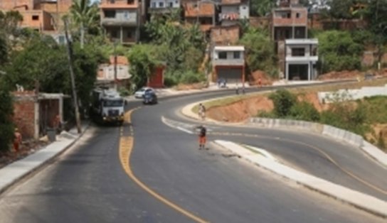 Motociclista morre em acidente na Avenida Aliomar Baleeiro, em Salvador; vítima era cabo da PM