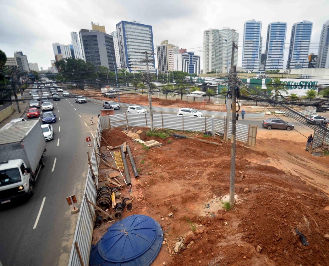 Após desistência da OAS, nova empresa compõe consórcio para concluir trincheira na Av. Tancredo Neves, em Salvador