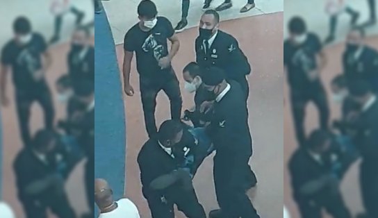 Homem furta objetos de ouro em joalheria e provoca confusão no Salvador Shopping; ele foi detido por clientes